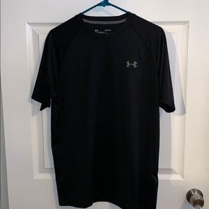 Black under armour exercise shirt